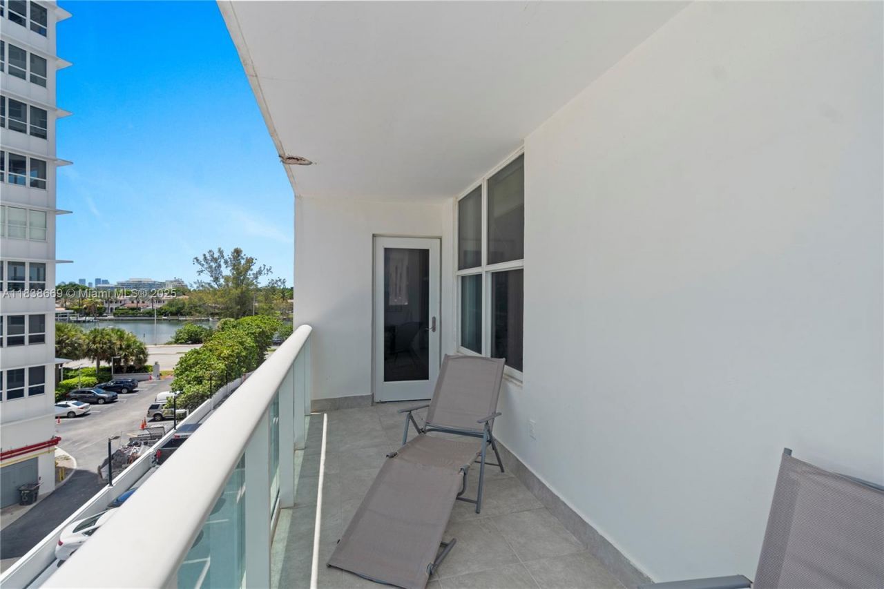 5001 Collins Ave, Unit 4G, Miami Beach, FL 33140 Photo