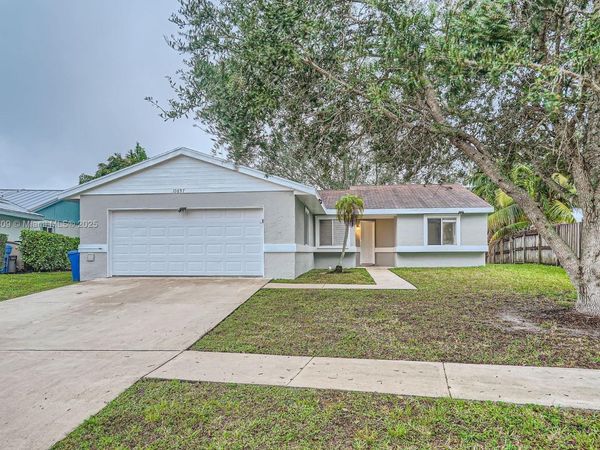 10897 Grandview Ct, Royal Palm Beach, FL 33411