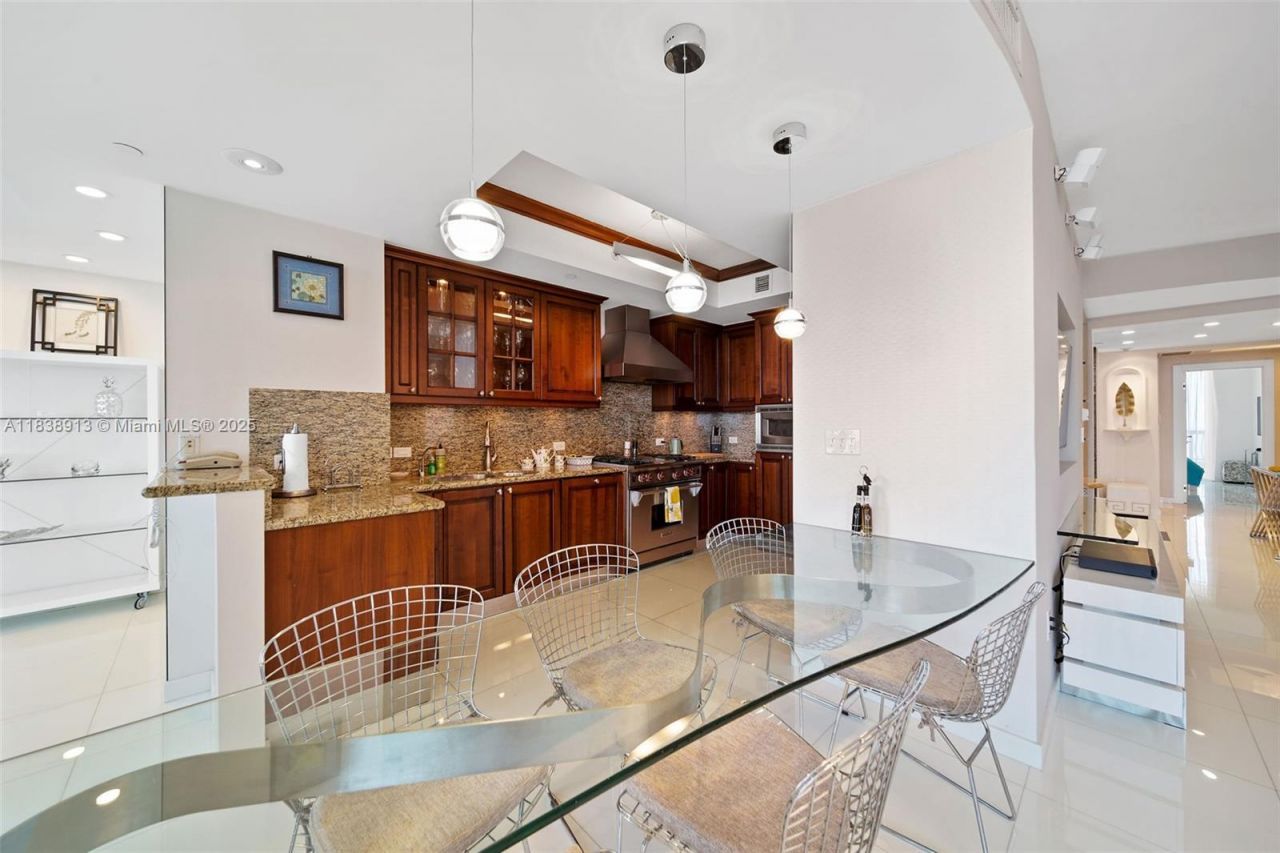 17875 Collins Ave, Unit 4205 (AVAI, Sunny Isles Beach, FL 33160 Photo