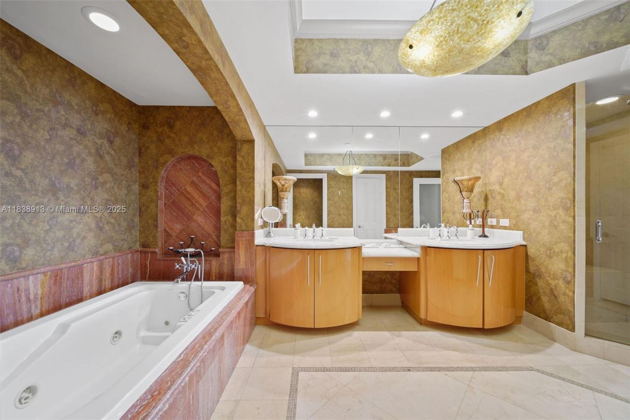 17875 Collins Ave, Unit 4205 (AVAI, Sunny Isles Beach, FL 33160 Photo