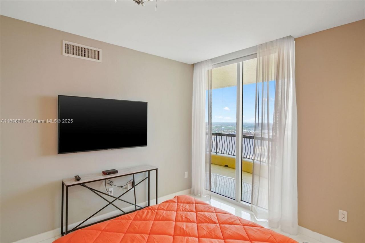 17875 Collins Ave, Unit 4205 (AVAI, Sunny Isles Beach, FL 33160 Photo