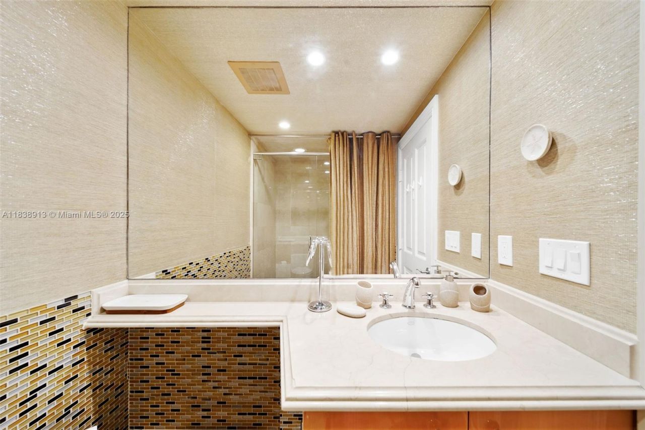 17875 Collins Ave, Unit 4205 (AVAI, Sunny Isles Beach, FL 33160 Photo