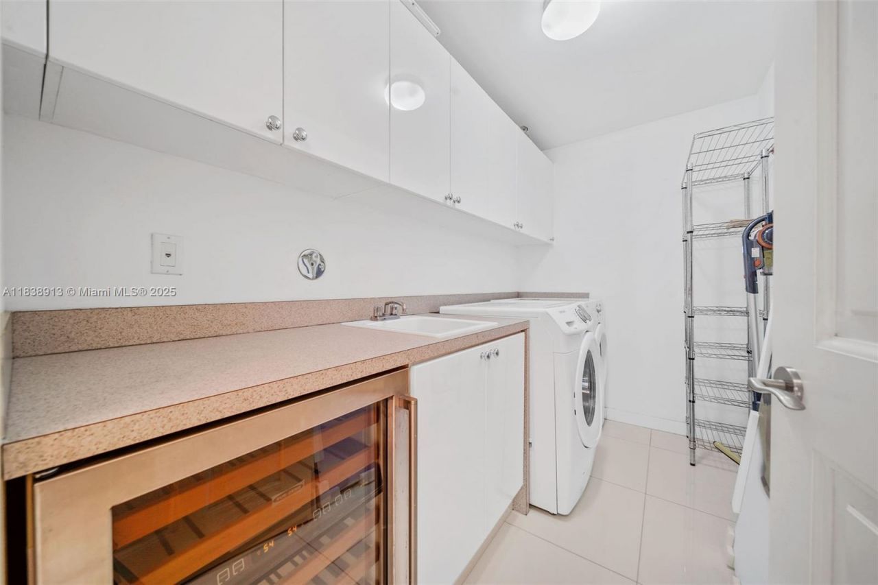 17875 Collins Ave, Unit 4205 (AVAI, Sunny Isles Beach, FL 33160 Photo