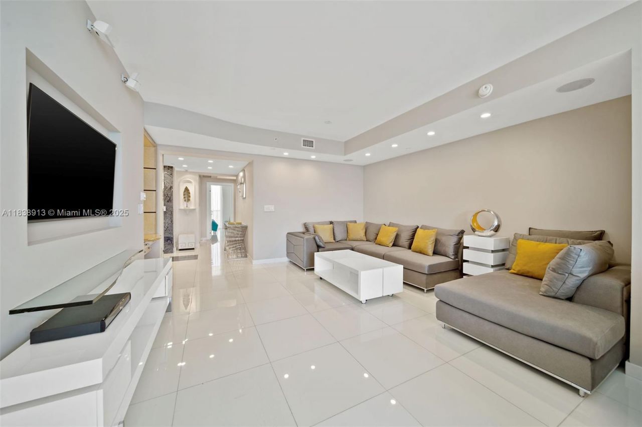 17875 Collins Ave, Unit 4205 (AVAI, Sunny Isles Beach, FL 33160 Photo