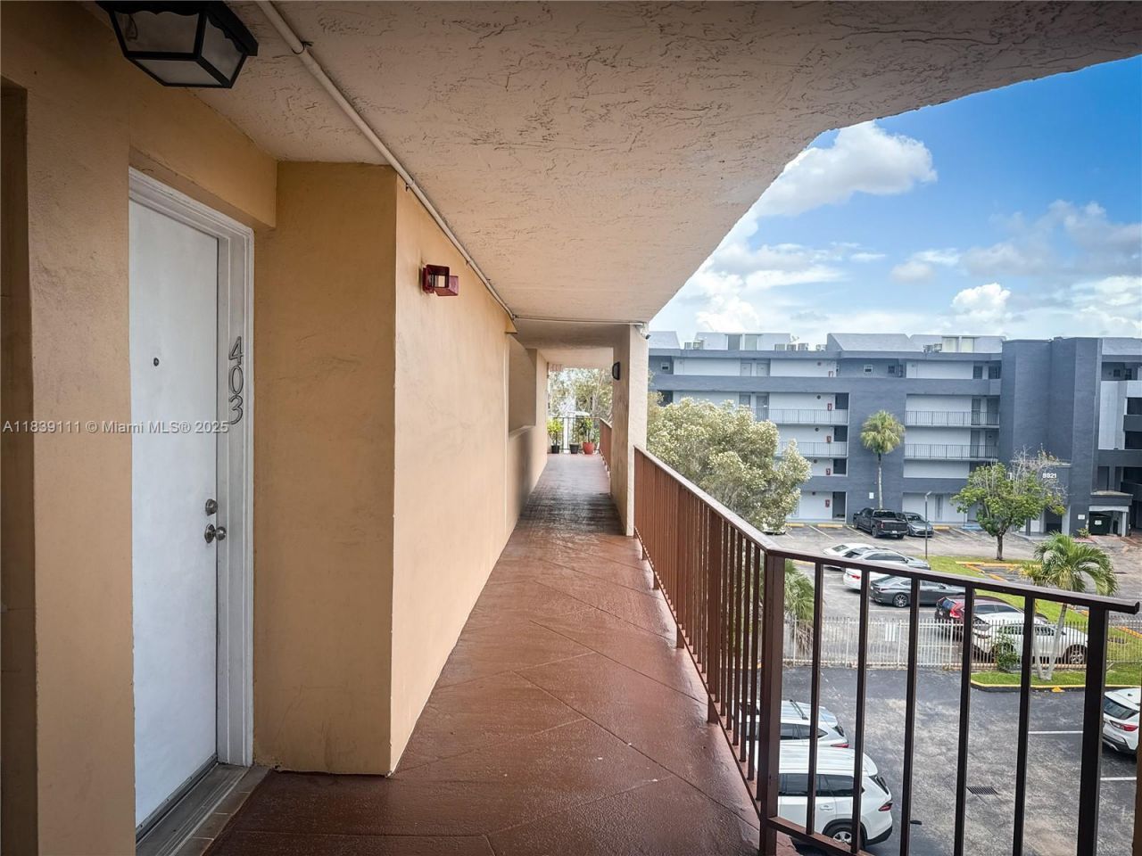 8840 Fontainebleau Blvd, Unit 402, Miami, FL 33172 Photo