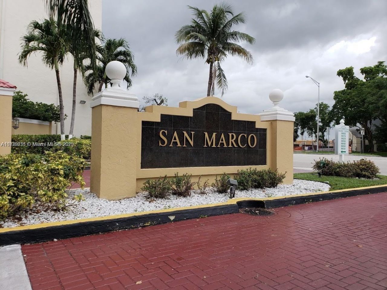 8840 Fontainebleau Blvd, Unit 402, Miami, FL 33172 Photo