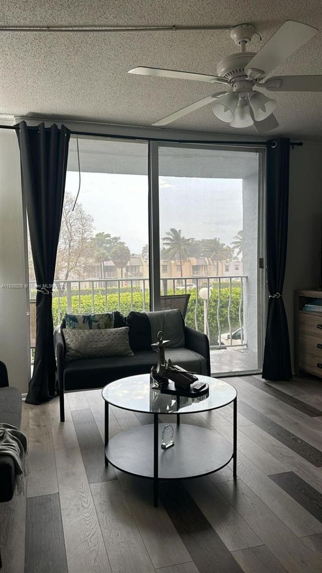 500 Executive Center Dr, Unit 2G, West Palm Beach, FL 33401 Photo