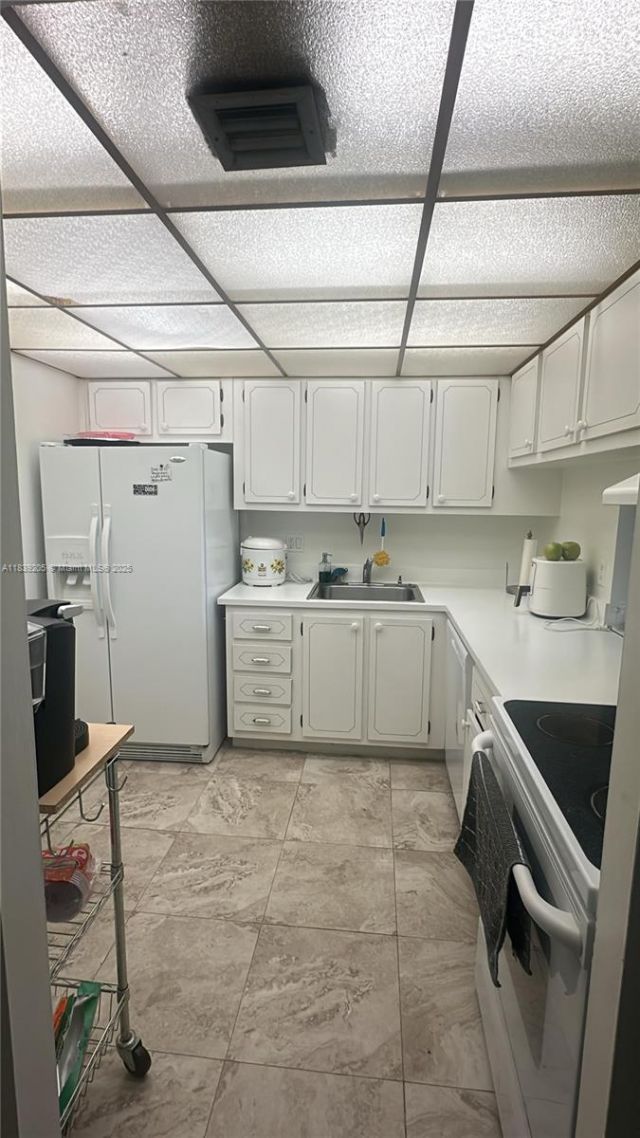 500 Executive Center Dr, Unit 2G, West Palm Beach, FL 33401 Photo