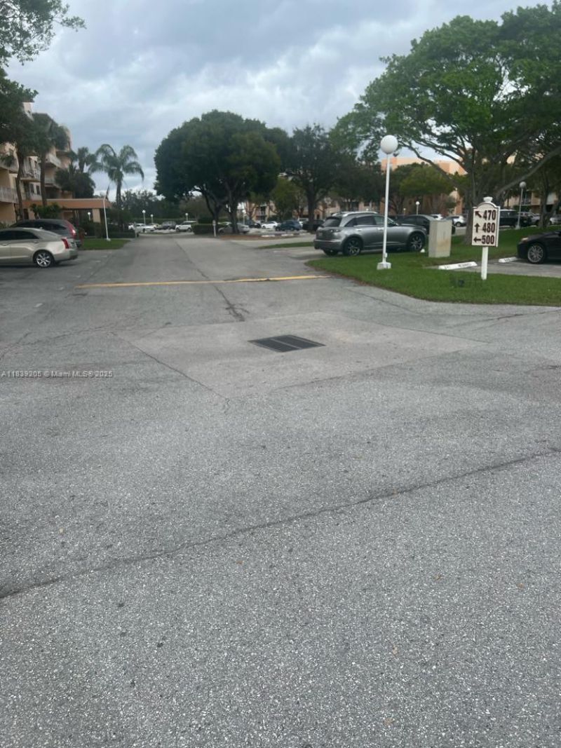 500 Executive Center Dr, Unit 2G, West Palm Beach, FL 33401 Photo