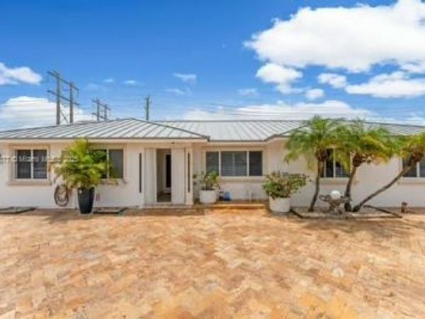 323 NW 136th Pl, Miami, FL 33182