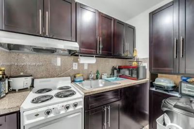 323 NW 136th Pl, Miami, FL 33182 Photo