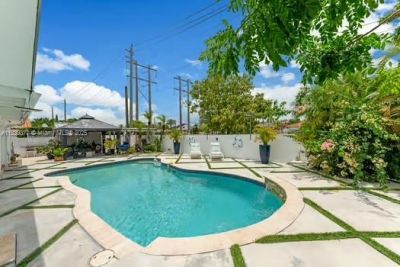 323 NW 136th Pl, Miami, FL 33182 Photo