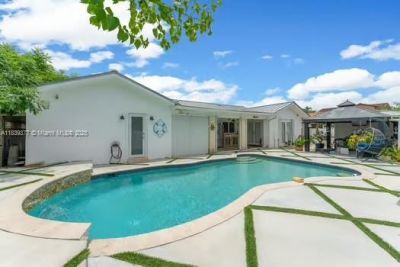 323 NW 136th Pl, Miami, FL 33182 Photo