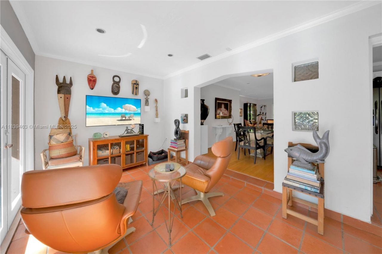 2665 SW 17th Ave, Miami, FL 33133 Photo