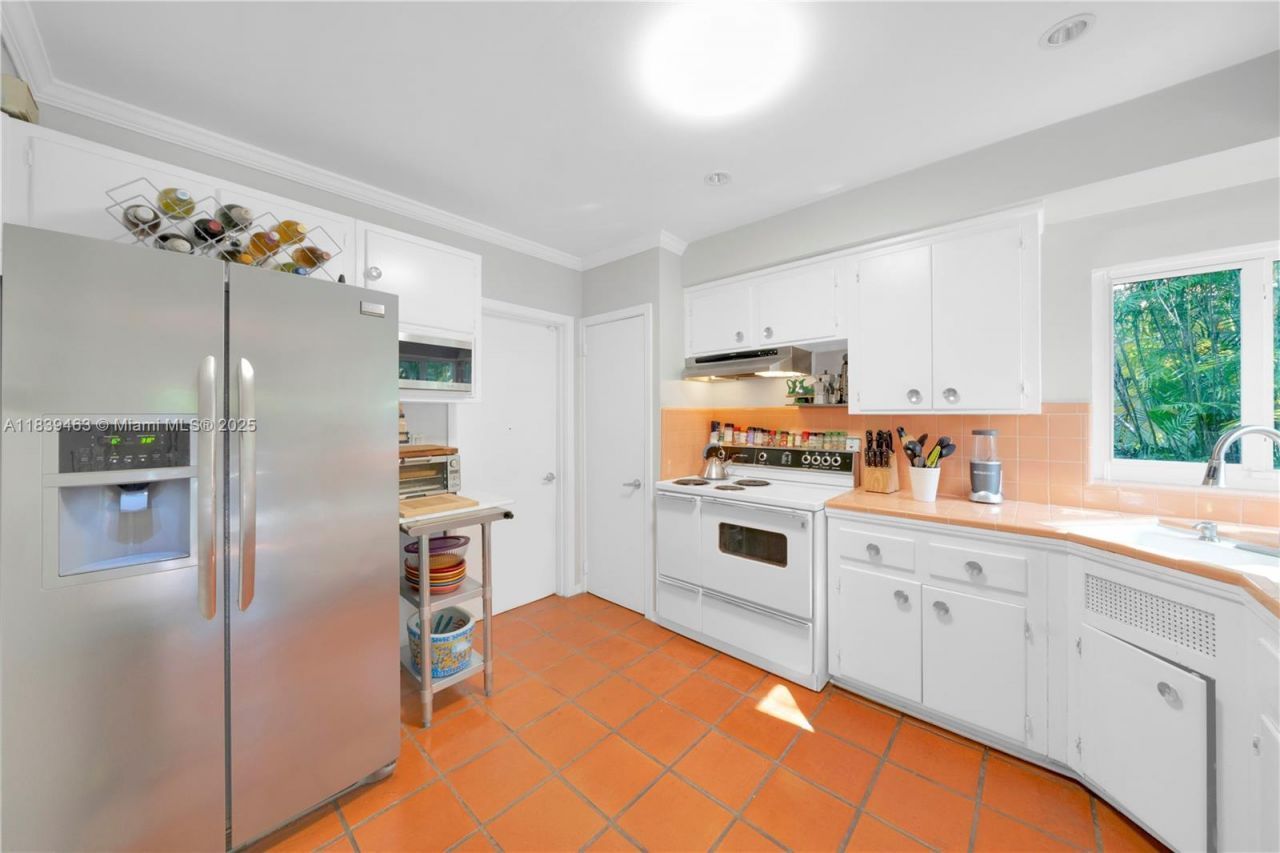 2665 SW 17th Ave, Miami, FL 33133 Photo