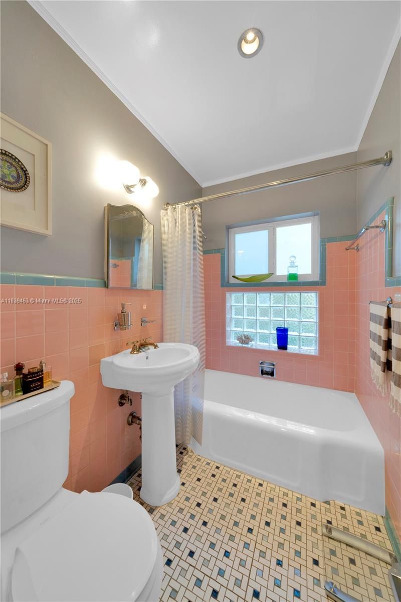 2665 SW 17th Ave, Miami, FL 33133 Photo