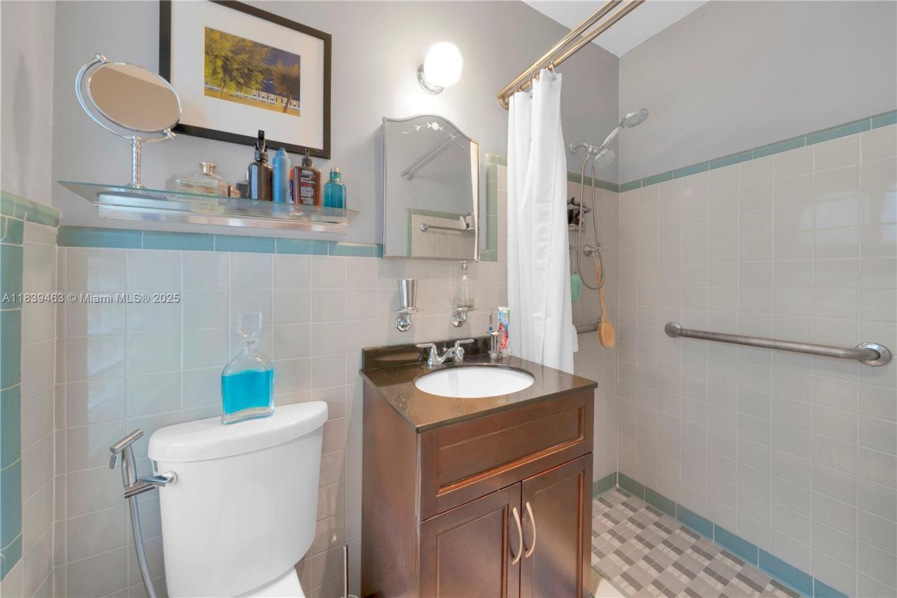 2665 SW 17th Ave, Miami, FL 33133 Photo