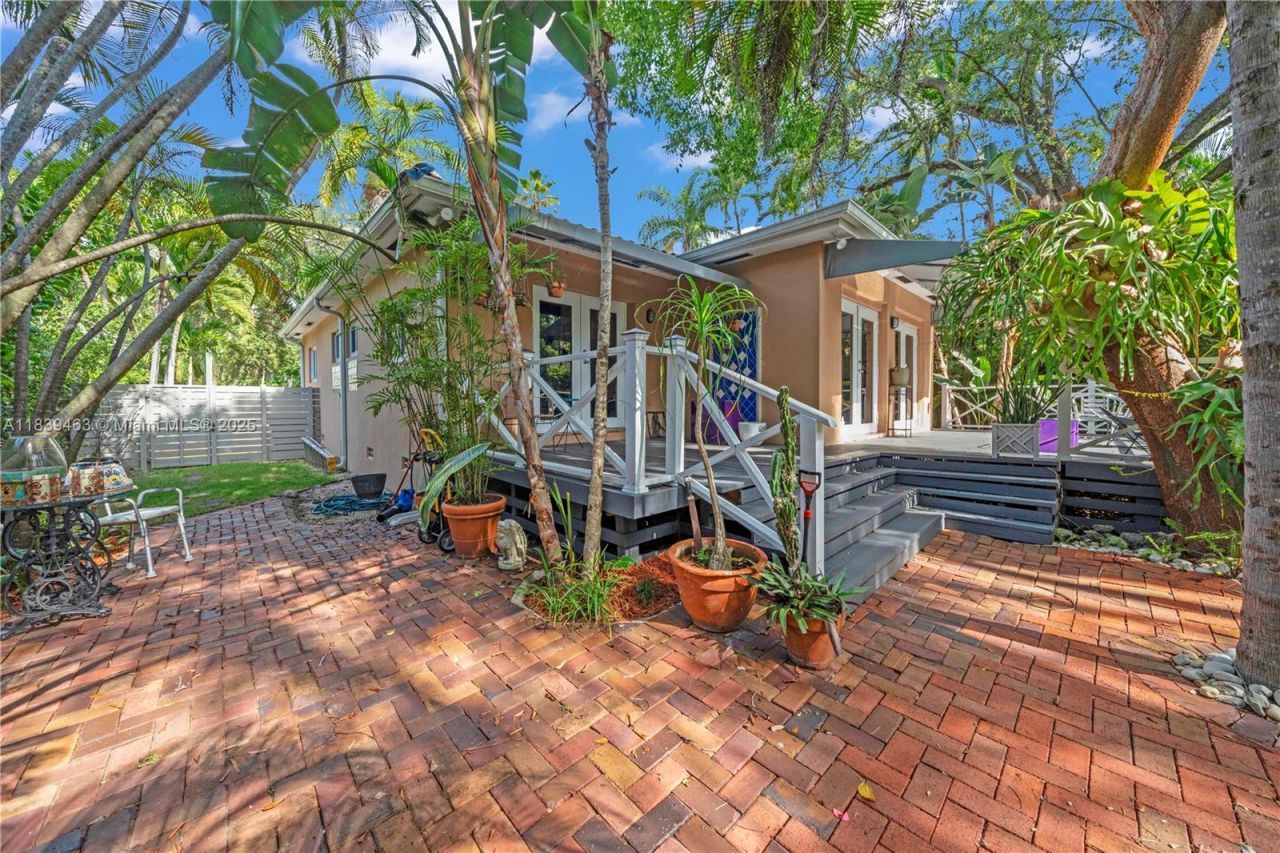 2665 SW 17th Ave, Miami, FL 33133 Photo