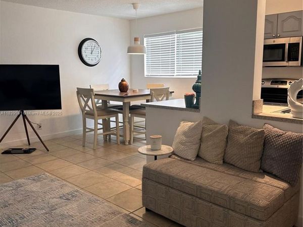 1100 NE 1st Ct, Unit 103, Hallandale Beach, FL 33009