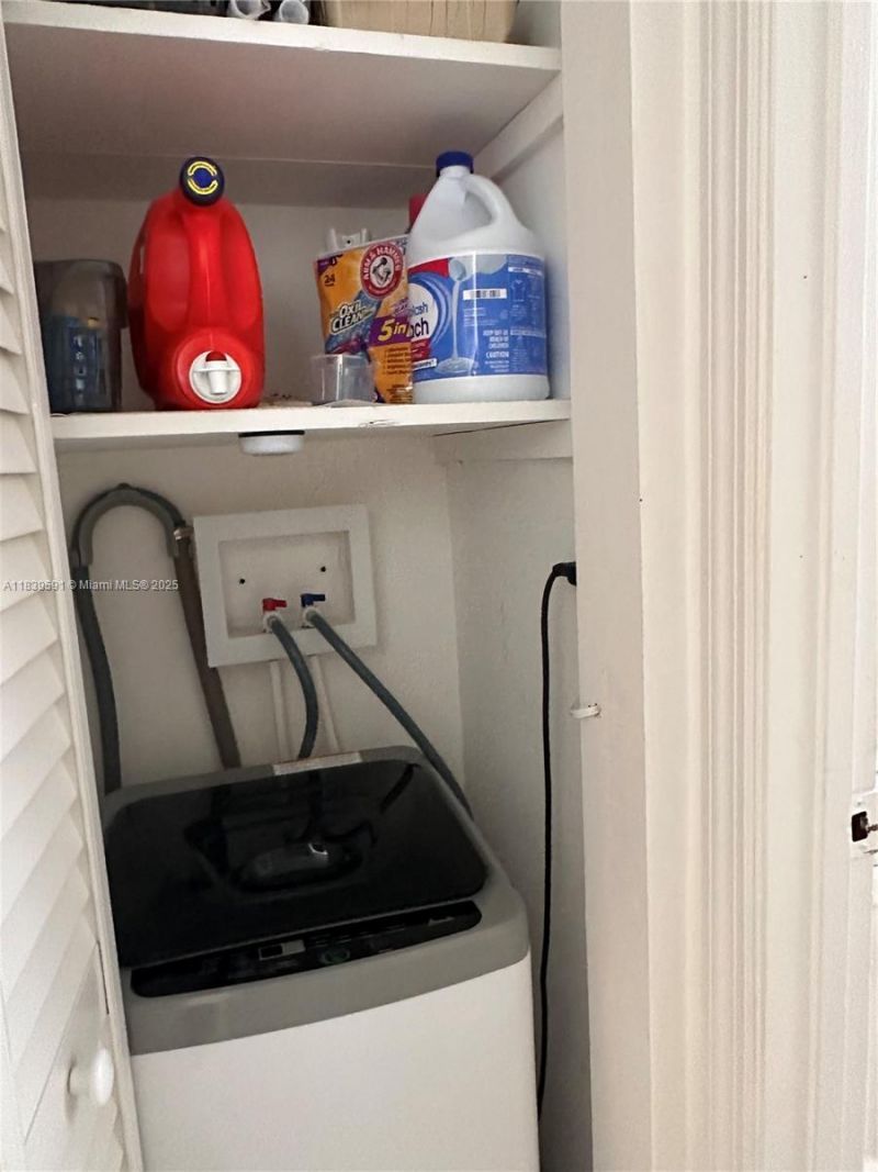 1100 NE 1st Ct, Unit 103, Hallandale Beach, FL 33009 Photo