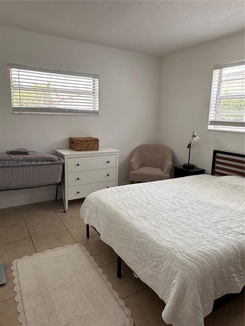 1100 NE 1st Ct, Unit 103, Hallandale Beach, FL 33009 Photo