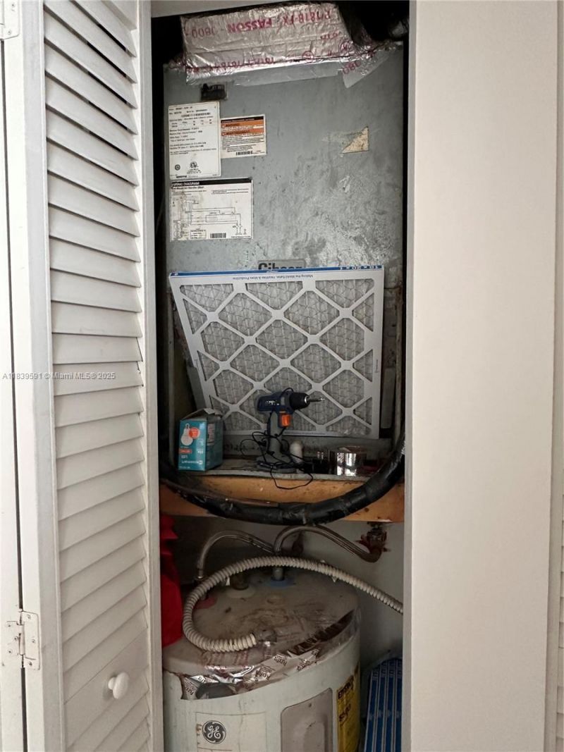 1100 NE 1st Ct, Unit 103, Hallandale Beach, FL 33009 Photo