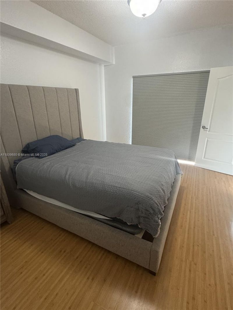 6001 SW 70th St, Unit 304, South Miami, FL 33143 Photo