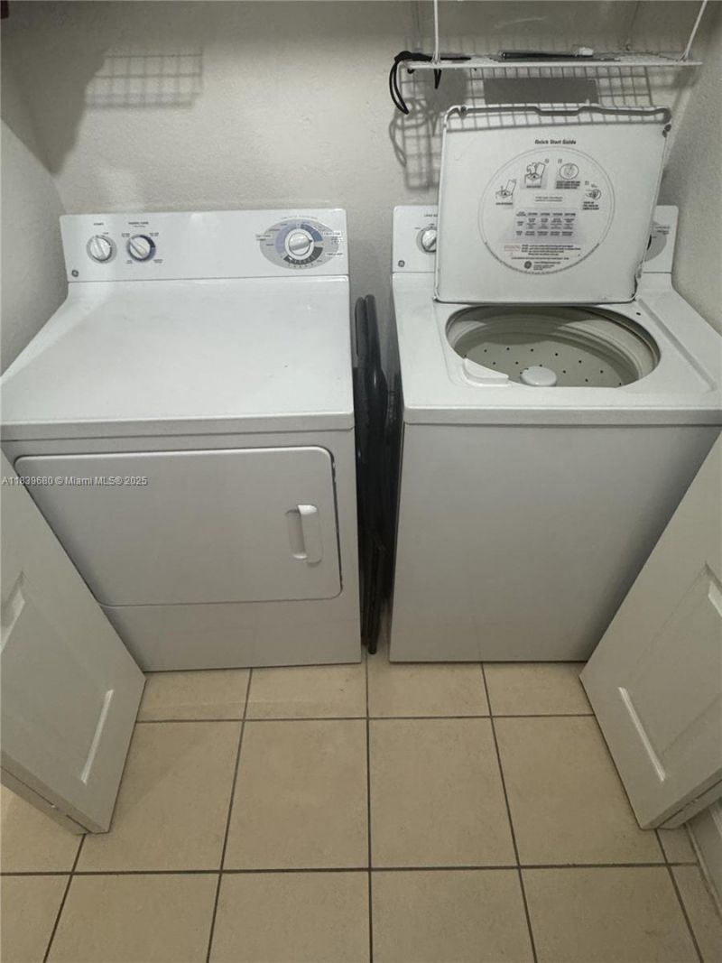 6001 SW 70th St, Unit 304, South Miami, FL 33143 Photo