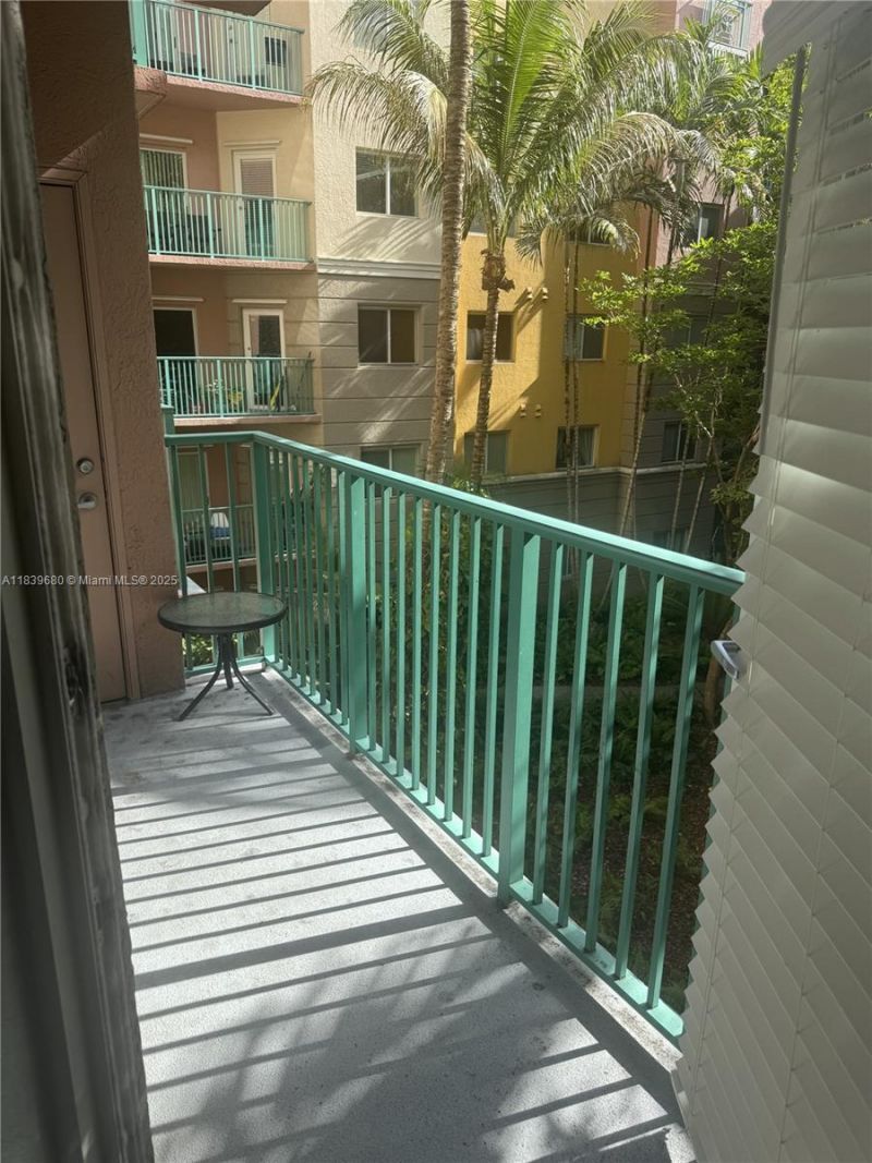 6001 SW 70th St, Unit 304, South Miami, FL 33143 Photo