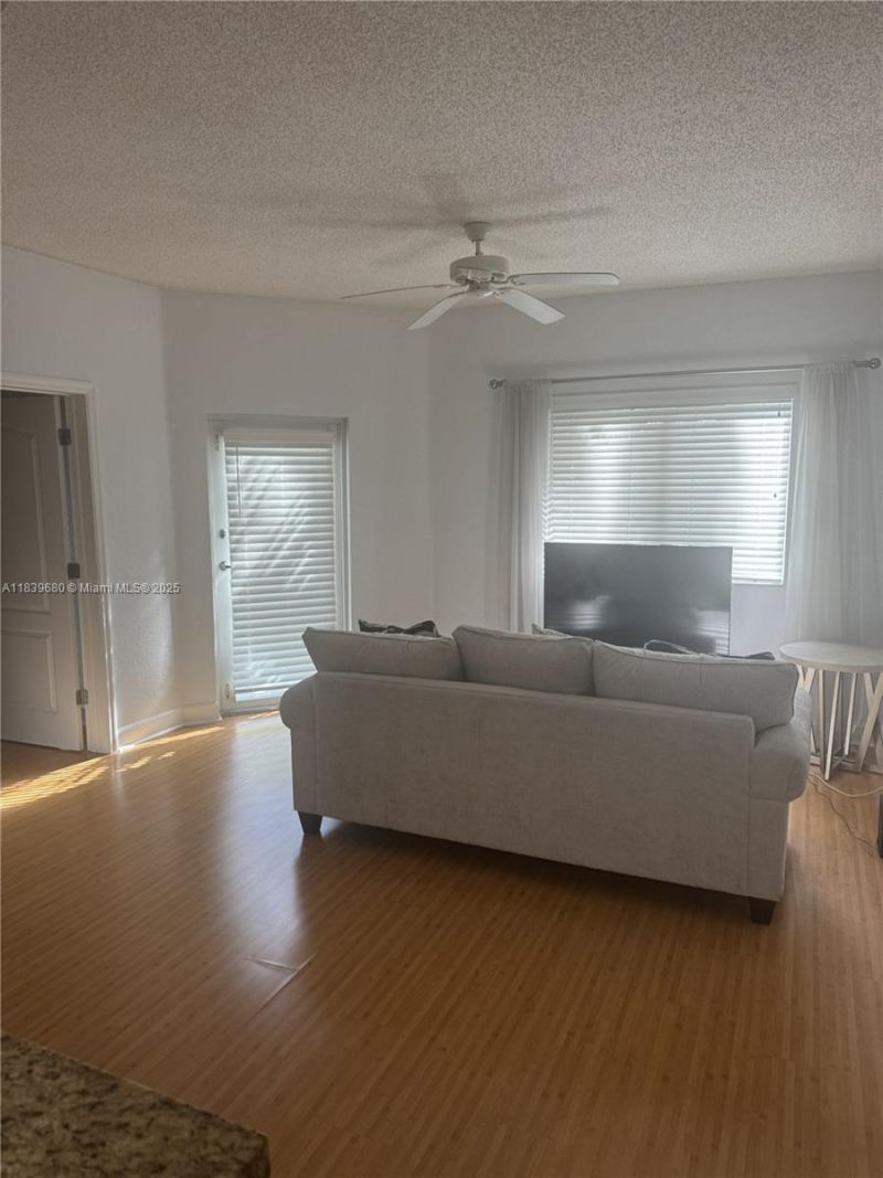6001 SW 70th St, Unit 304, South Miami, FL 33143 Photo