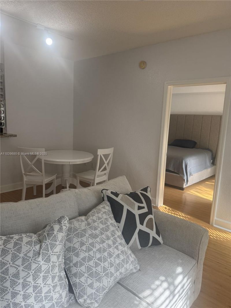 6001 SW 70th St, Unit 304, South Miami, FL 33143 Photo