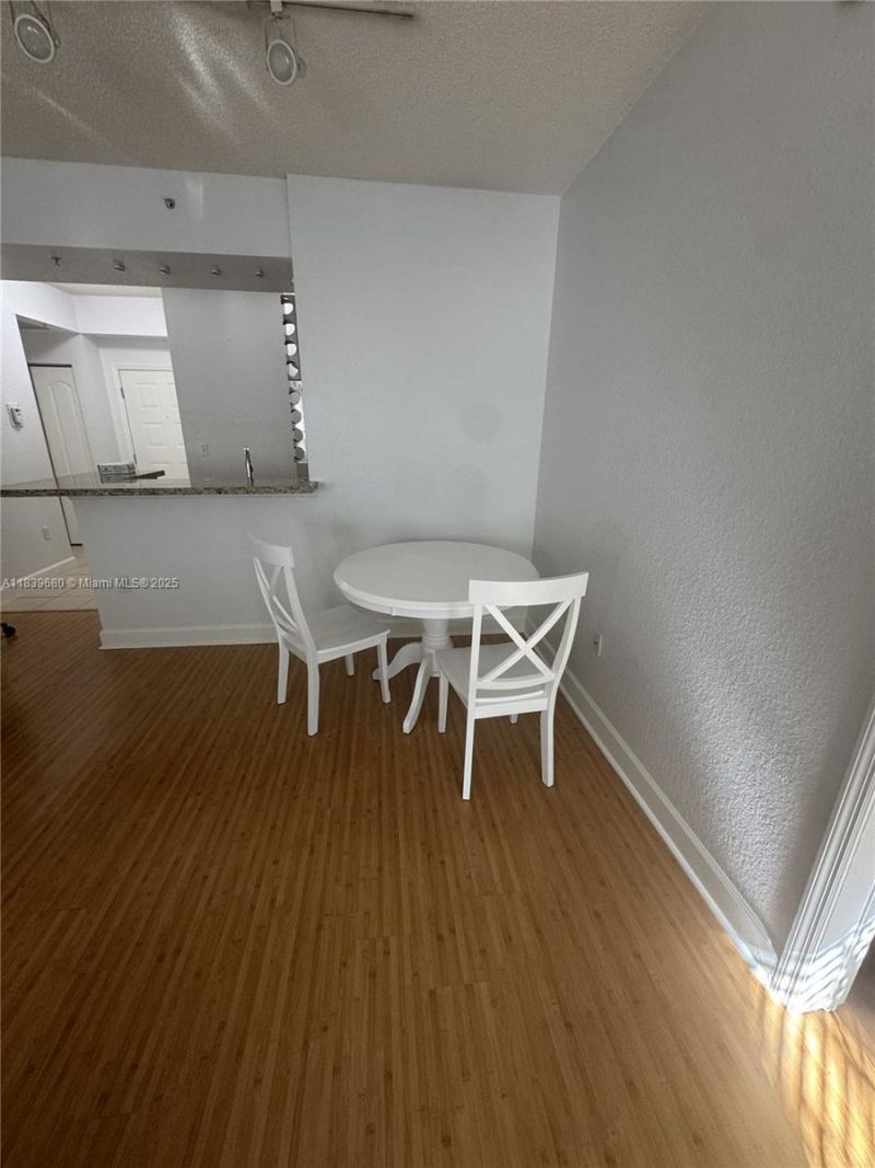 6001 SW 70th St, Unit 304, South Miami, FL 33143 Photo