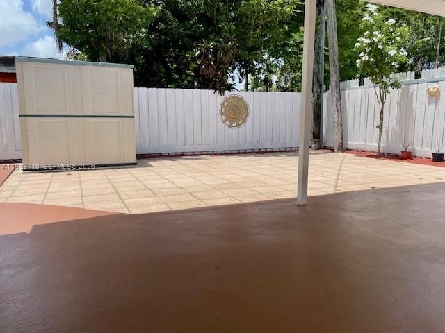 330 W 40th Pl, Hialeah, FL 33012 Photo