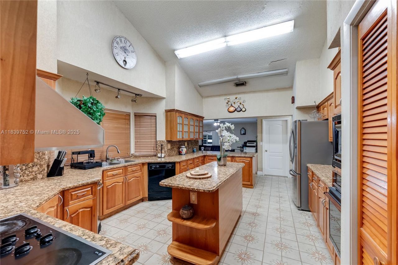 400 NW 128th Ave, Miami, FL 33182 Photo