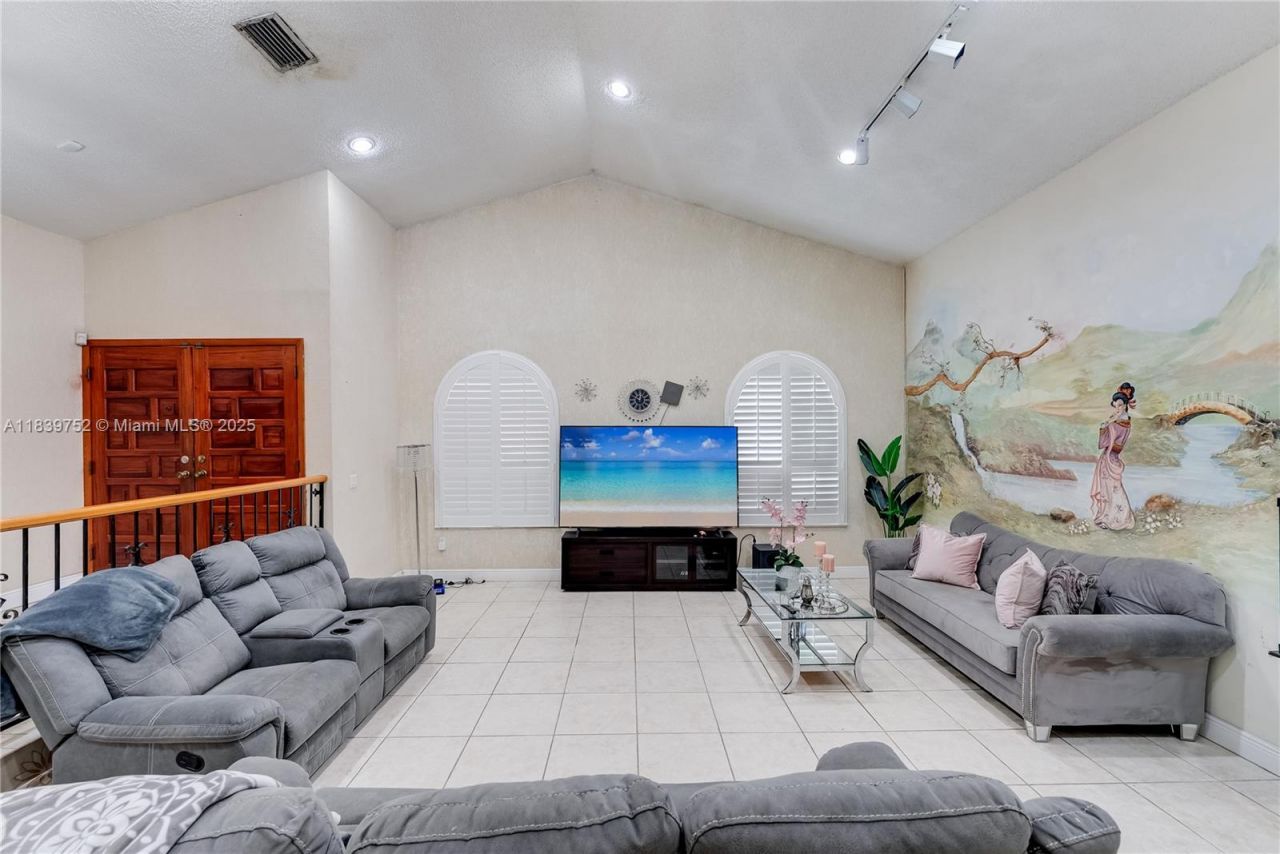 400 NW 128th Ave, Miami, FL 33182 Photo