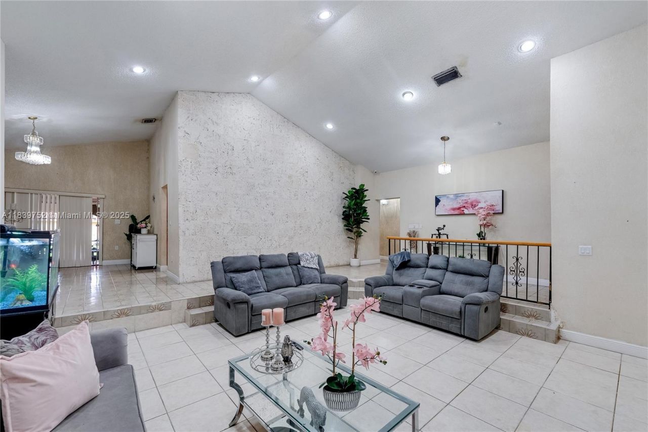 400 NW 128th Ave, Miami, FL 33182 Photo