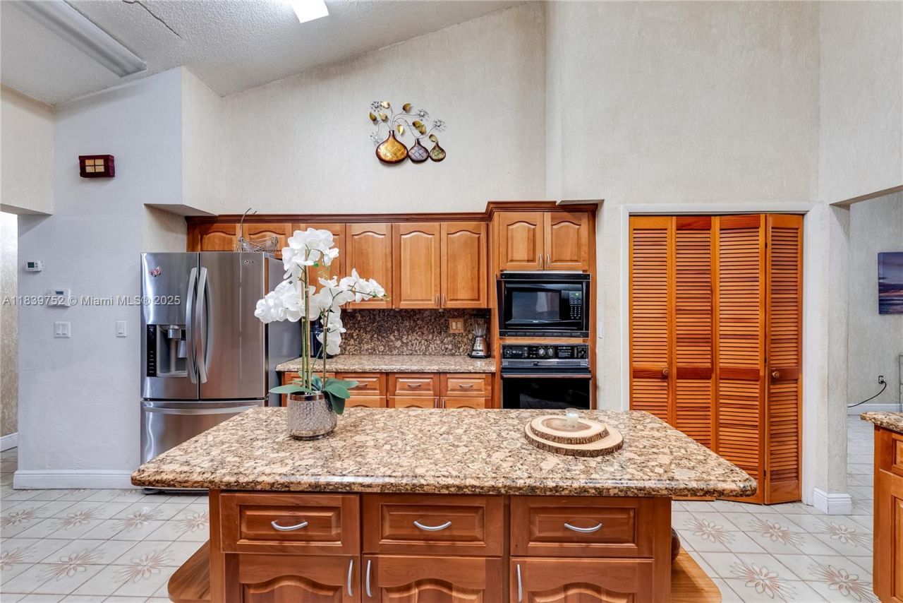 400 NW 128th Ave, Miami, FL 33182 Photo