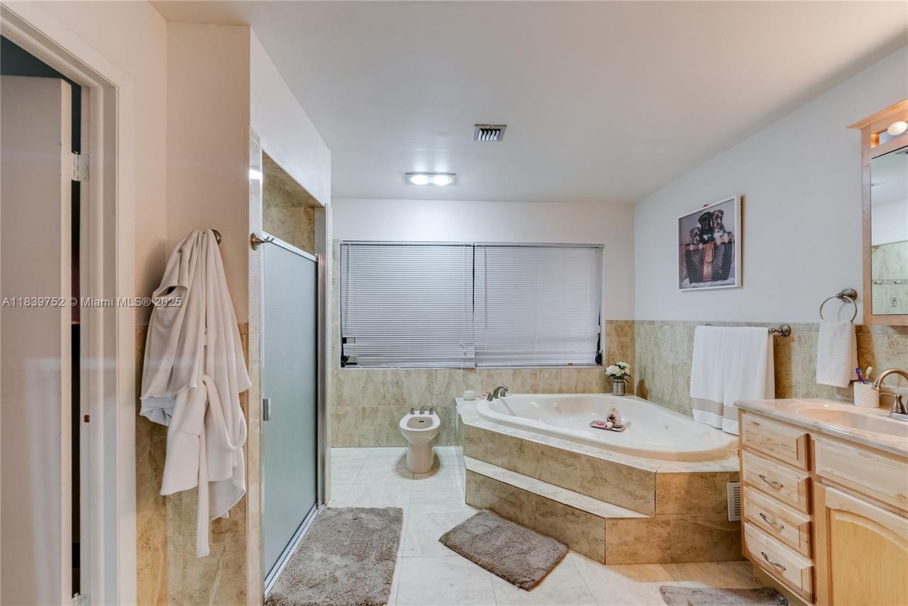 400 NW 128th Ave, Miami, FL 33182 Photo