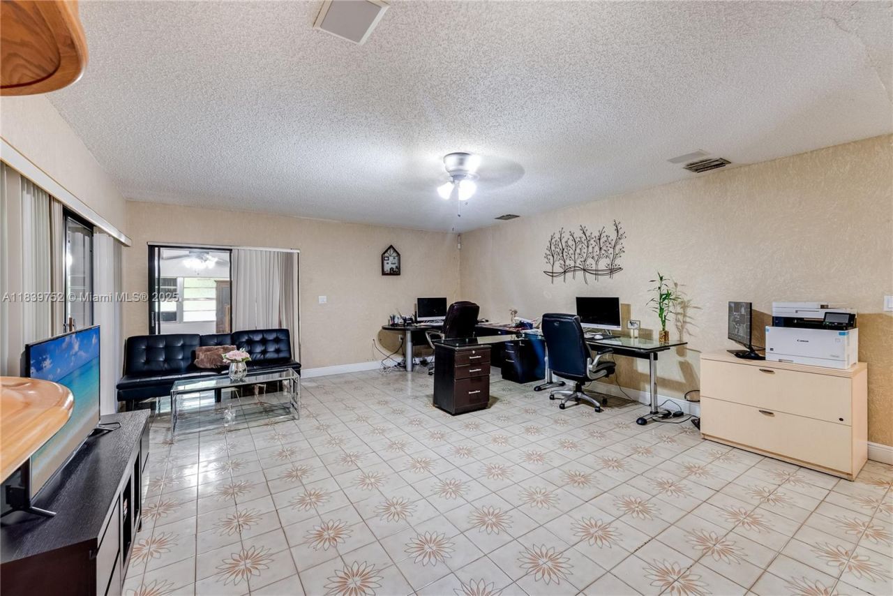 400 NW 128th Ave, Miami, FL 33182 Photo