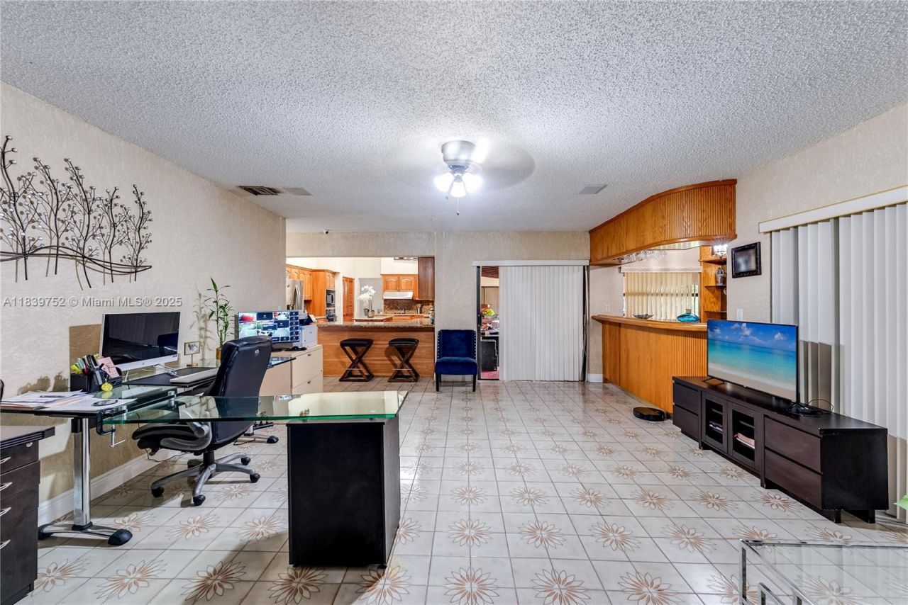 400 NW 128th Ave, Miami, FL 33182 Photo