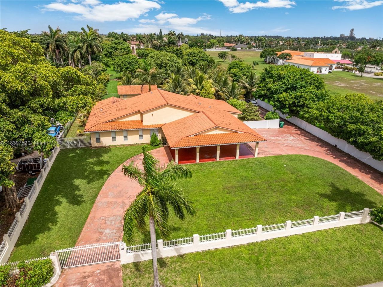 400 NW 128th Ave, Miami, FL 33182 Photo