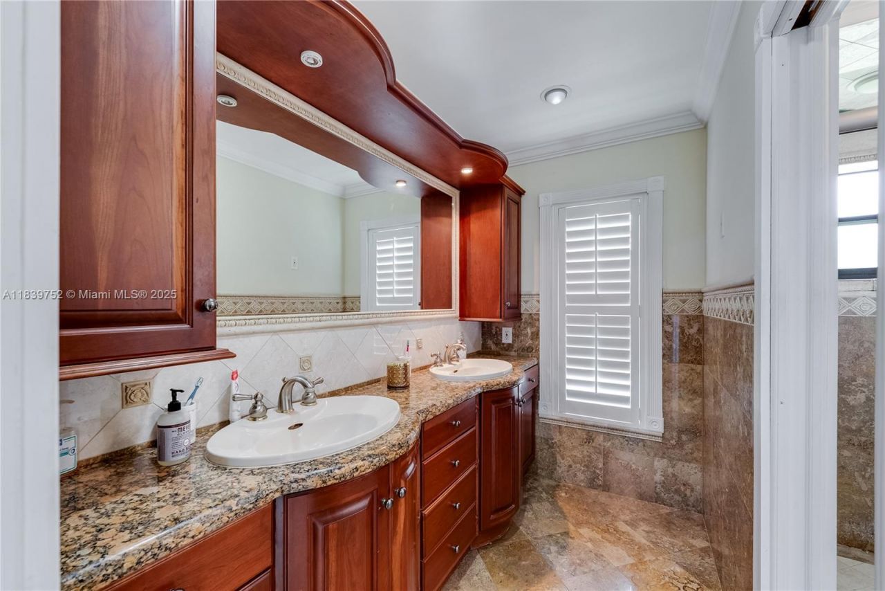 400 NW 128th Ave, Miami, FL 33182 Photo