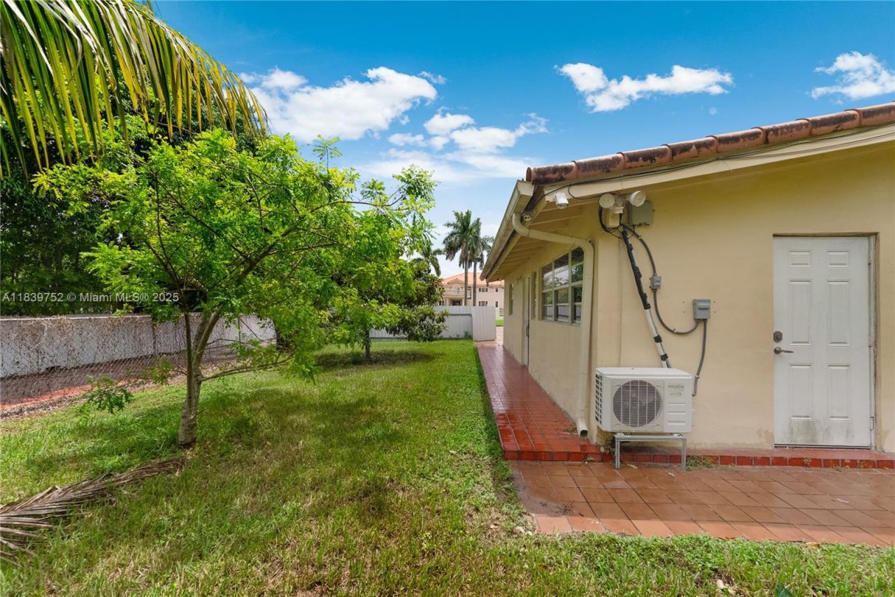 400 NW 128th Ave, Miami, FL 33182 Photo
