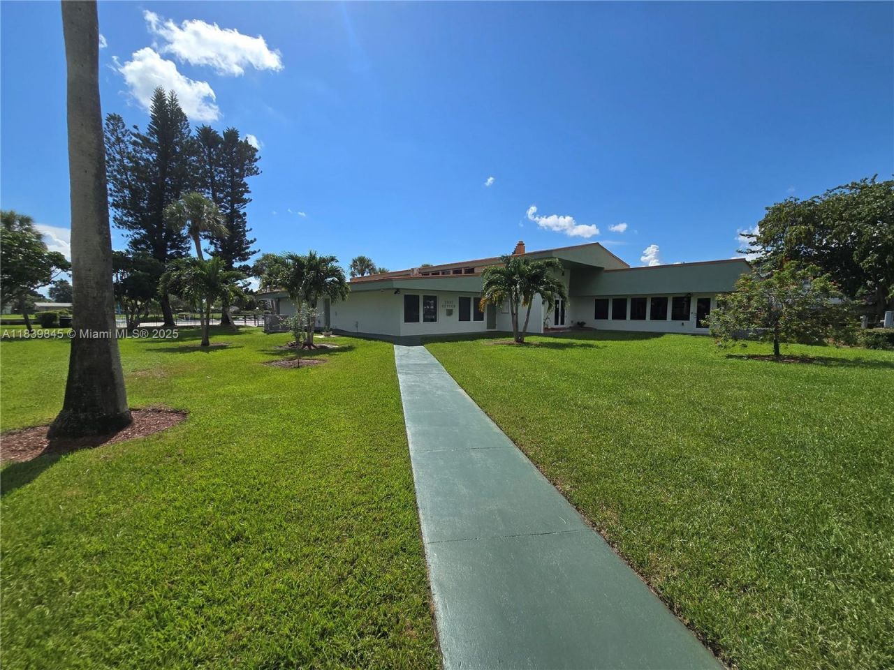 2731 Taft St, Unit 102, Hollywood, FL 33020 Photo