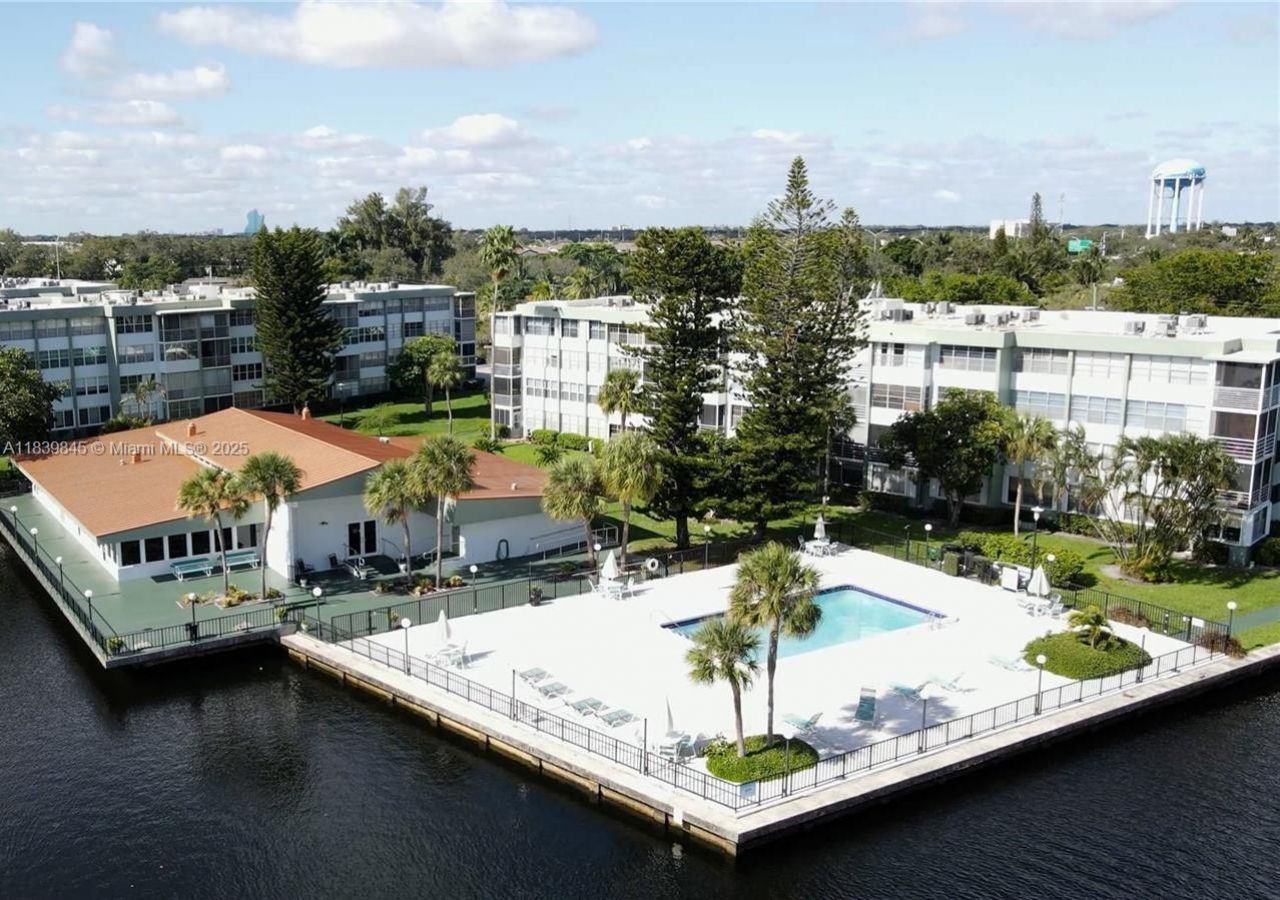 2731 Taft St, Unit 102, Hollywood, FL 33020 Photo