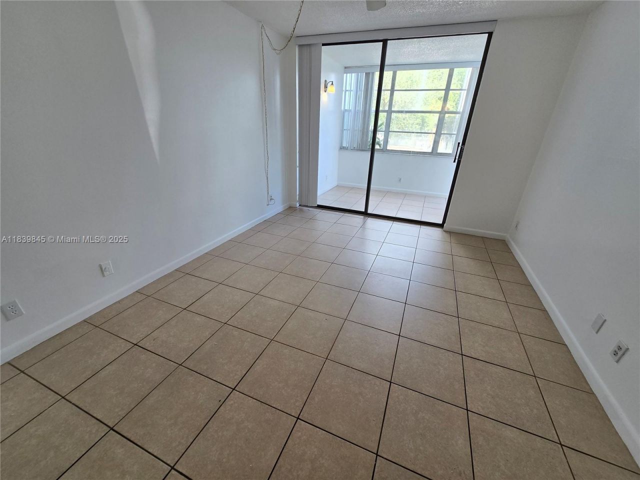 2731 Taft St, Unit 102, Hollywood, FL 33020 Photo