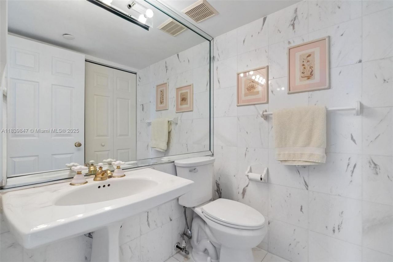 3530 Mystic Pointe Dr, Unit 2014, Aventura, FL 33180 Photo