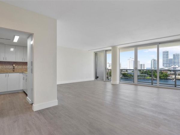 900 Bay Dr, Unit 718+Dock S, Miami Beach, FL 33141