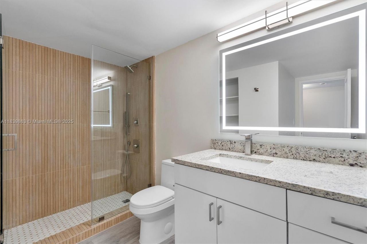 900 Bay Dr, Unit 718+Dock S, Miami Beach, FL 33141 Photo