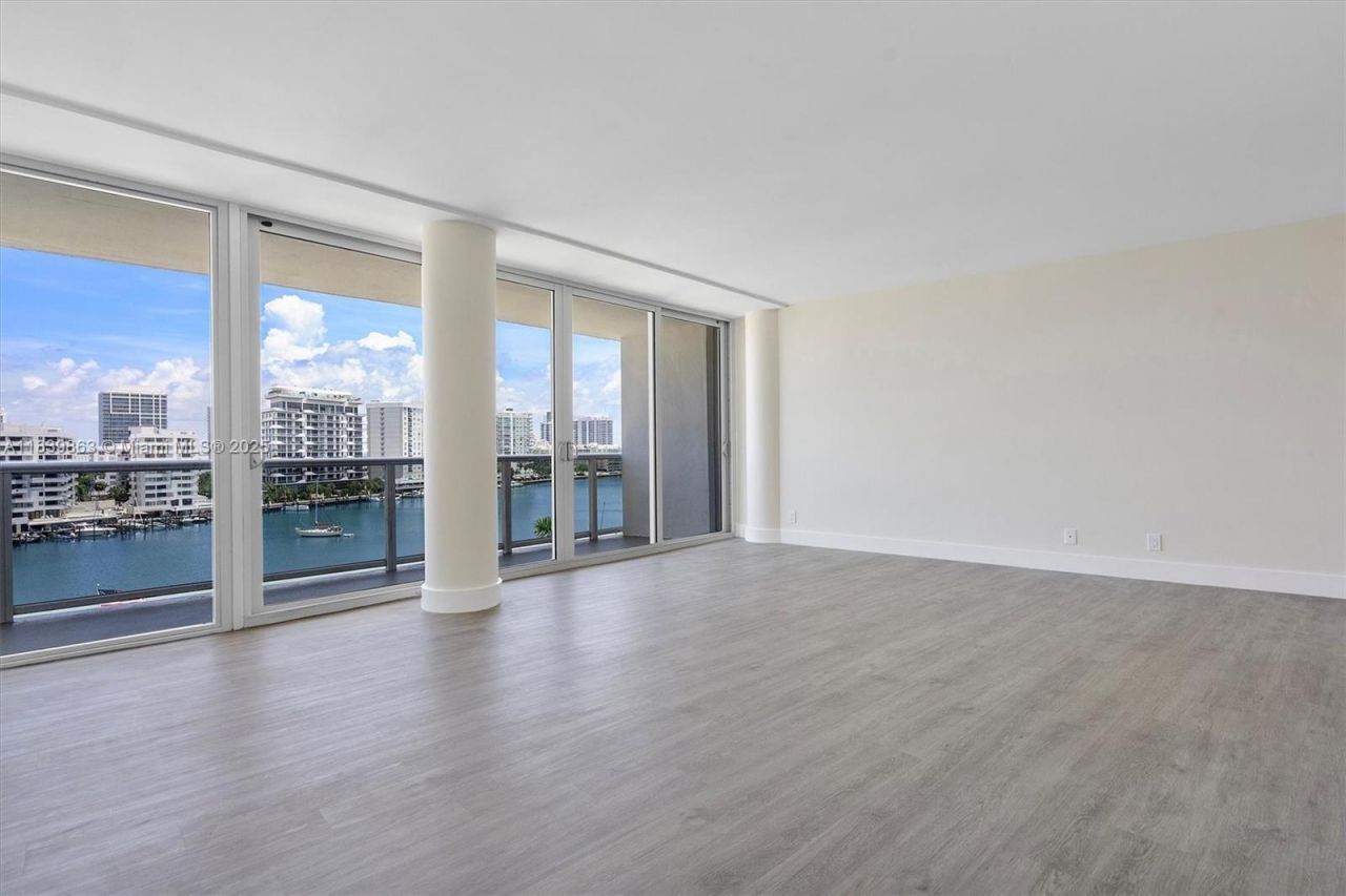 900 Bay Dr, Unit 718+Dock S, Miami Beach, FL 33141 Photo
